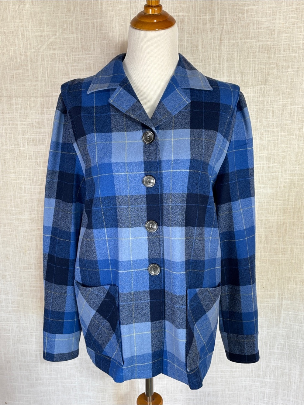 Vintage Pendleton 49’er Limited Edition blue windowpane shirt jacket!
